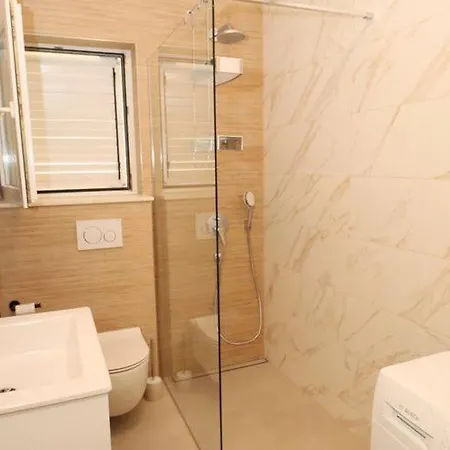 Magdales - Comfort Three Bedroom *