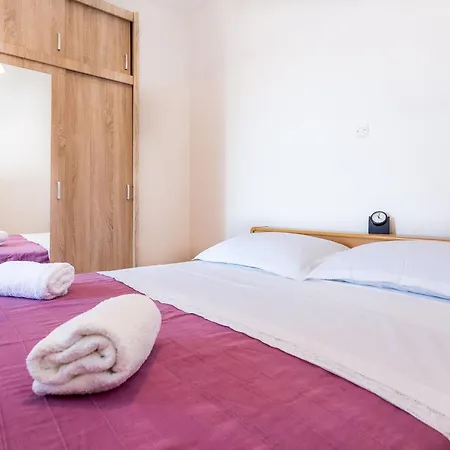 Magdales - Comfort Three Bedroom *