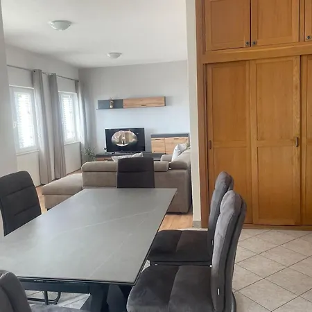 Magdales - Comfort Three Bedroom *