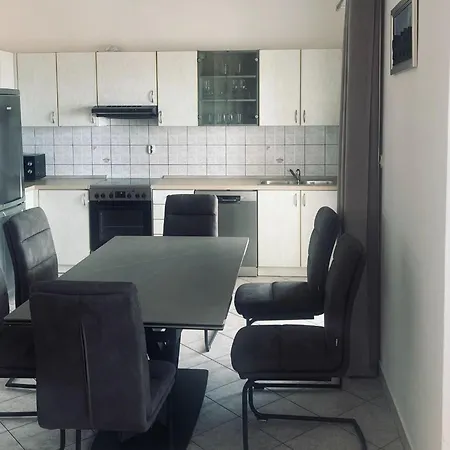 Magdales - Comfort Three Bedroom Apartman Omiš