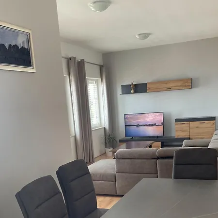 Magdales - Comfort Three Bedroom *
